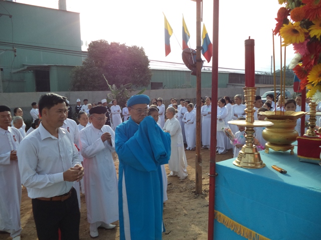 Tay Ninh province: Suoi Ngo Caodai parish installs worshipping symbol of Divine Eye